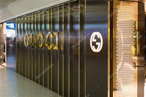 outlet roma gucci